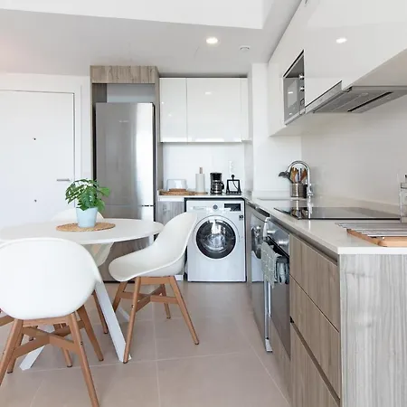 Global Properties, Bonito Con Terraza En Gran Canet *