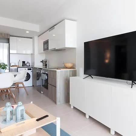 Global Properties, Bonito Con Terraza En Gran Canet