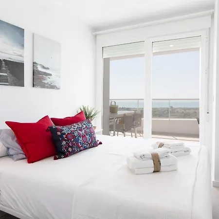 Global Properties, Bonito Con Terraza En Gran Canet *