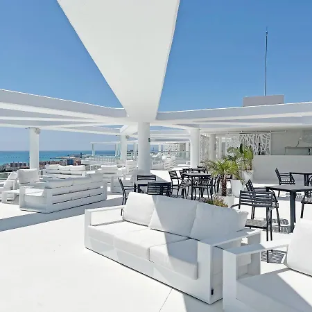 Global Properties, Bonito Con Terraza En Gran Canet
